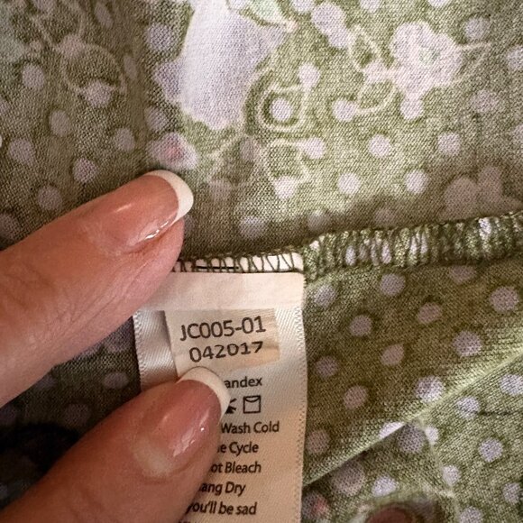 LulaRoe Irma Top Womens Size XL Disney Minnie Mouse Green Floral T-Shirt Tunic - Picture 6 of 10